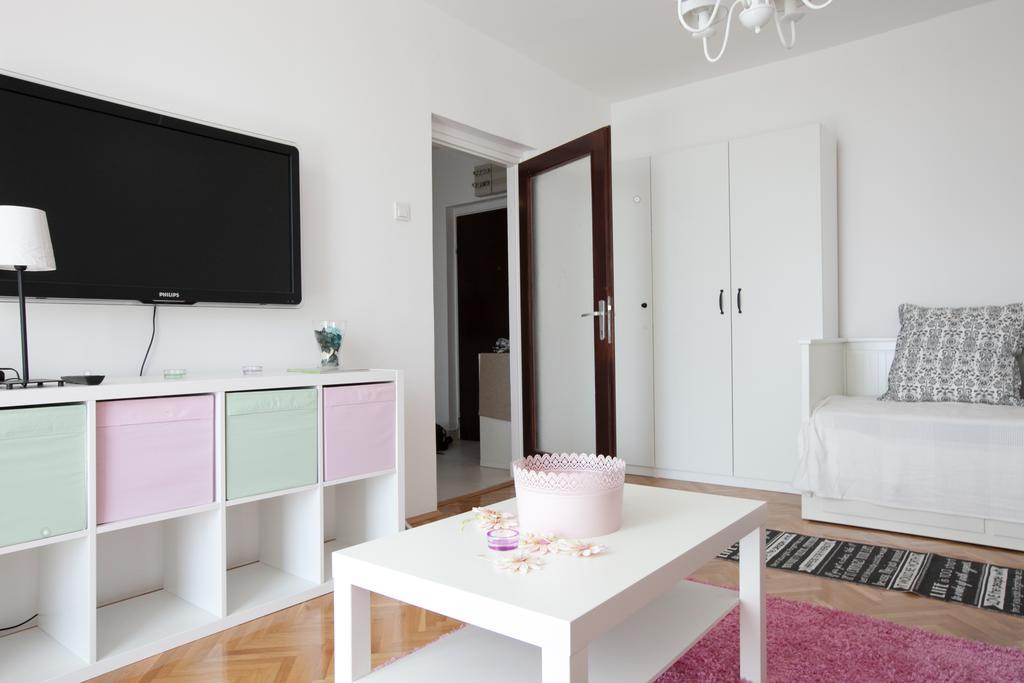 Butterfly Apartment غييكا المظهر الخارجي الصورة
